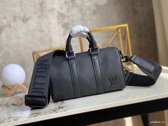 WIS CITY Louis KEEPALL Vuitton 0821